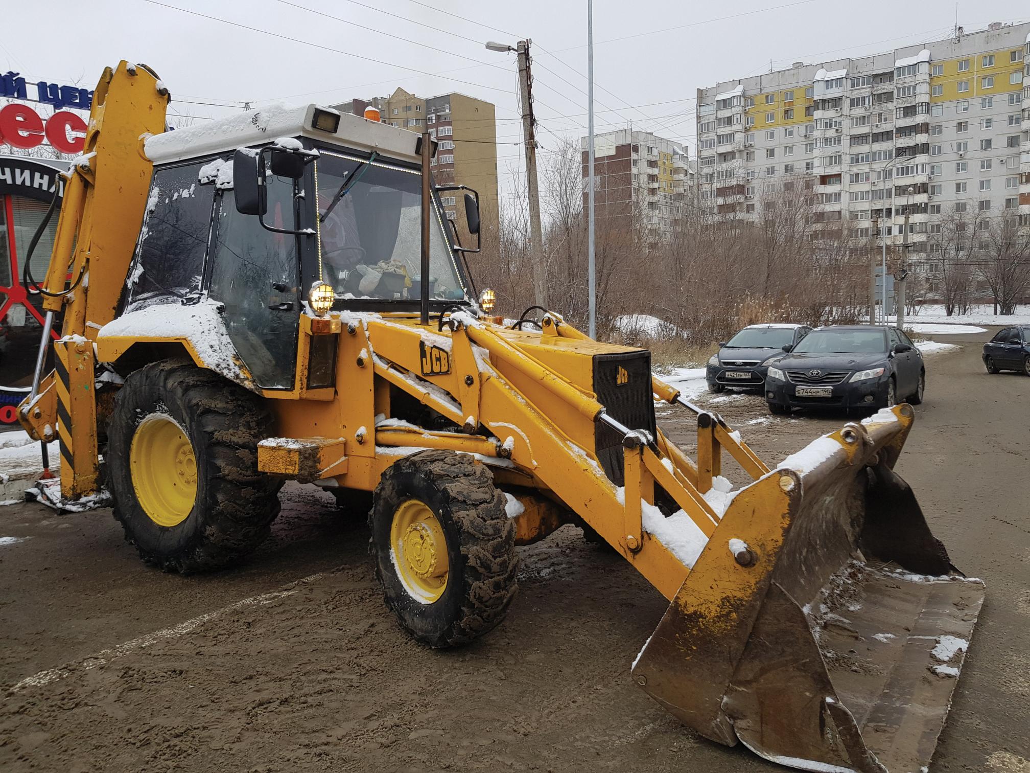 Экскаватор-погрузчик JCB 1988 года выпуска в Самаре