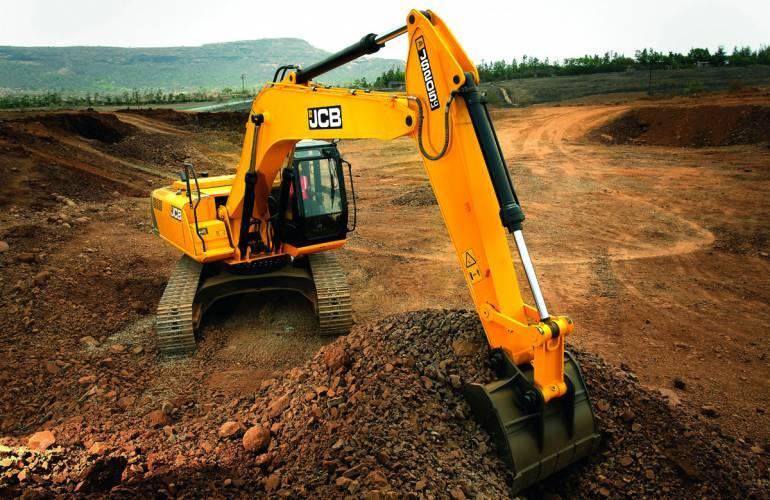 Гусеничный экскаватор JCB JS 205