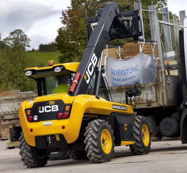 Самый маленький телескопический погрузчик JCB