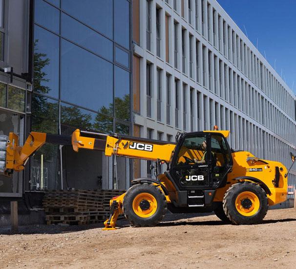 JCB выпускает новые модели телескопических погрузчиков 535-125 HiViz и 535-140 HiViz