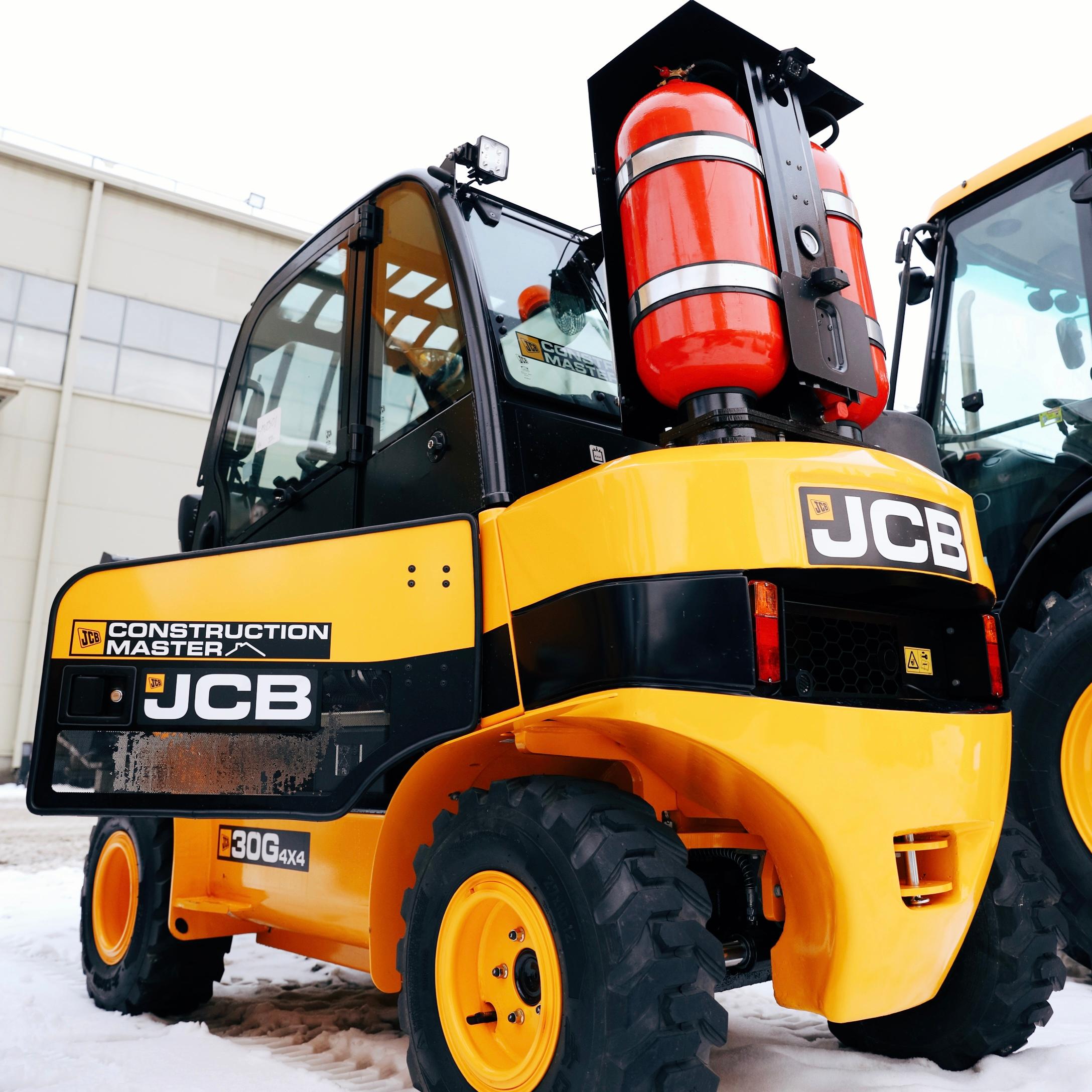 ЛОНМАДИ поставила заказчику уникальные машины JCB, работающие на сжатом природном газе