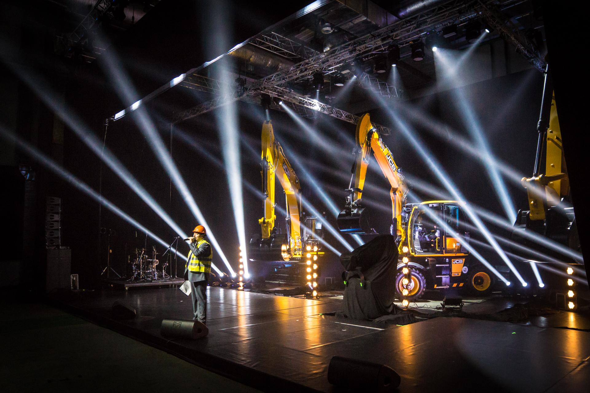 20-летие КВИНТМАДИ и презентация экскаватора JCB Hydradig