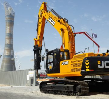 JCB представляет новый 30-тонный экскаватор